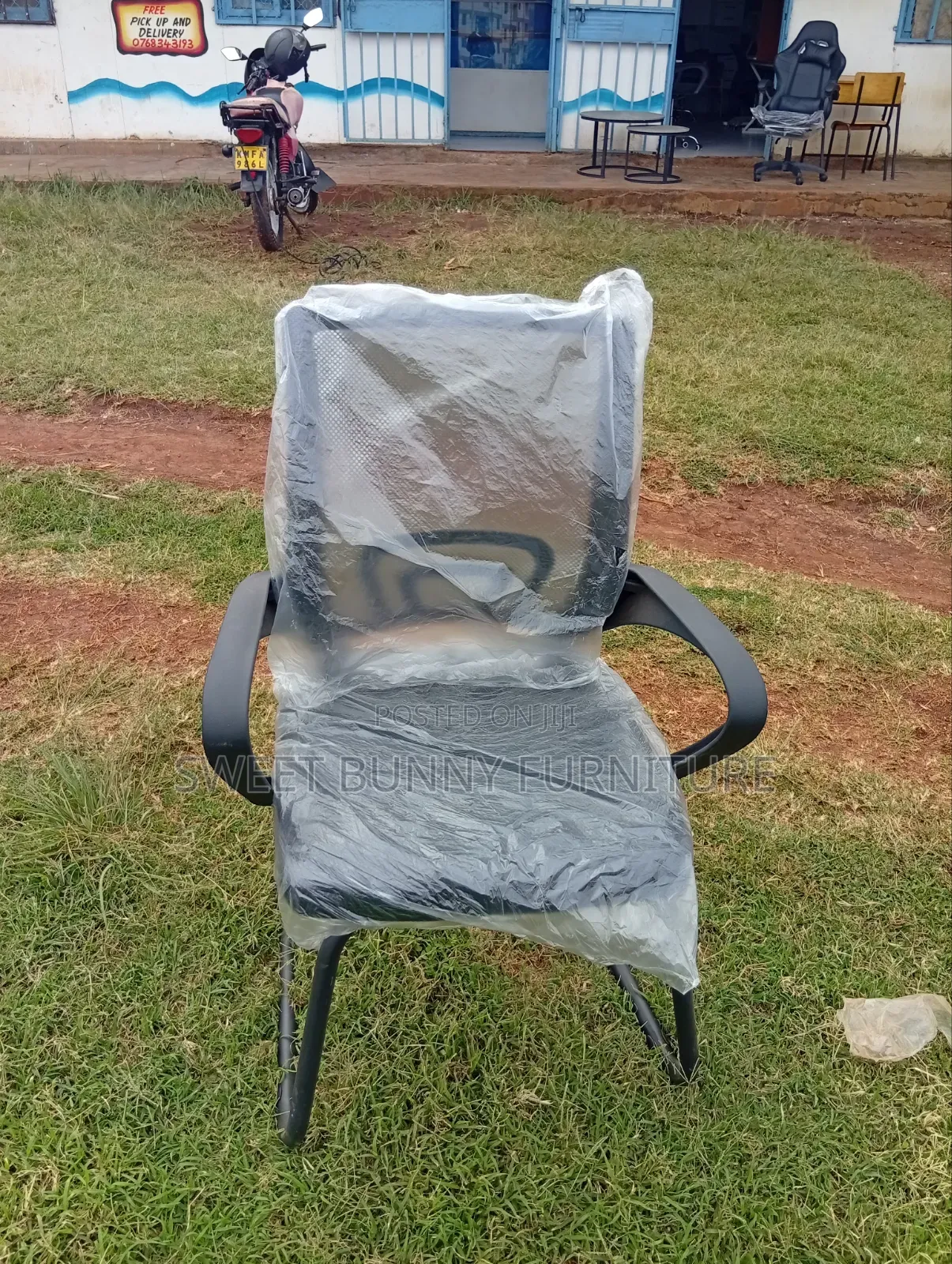 Mesh Visitors Chair