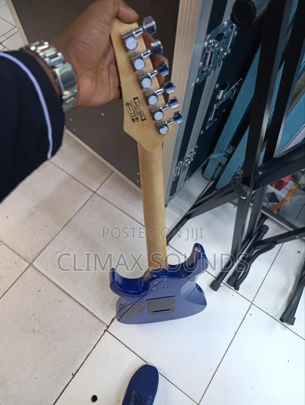 Electric Solo Guitar, - thumbnail 2