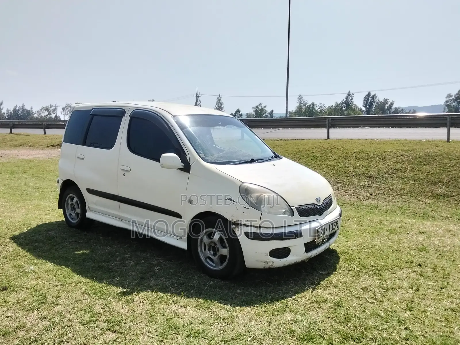 Toyota Fun Cargo 2004 White