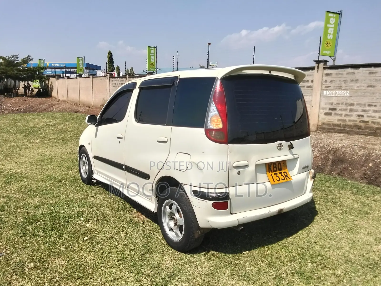 Toyota Fun Cargo 2004 White