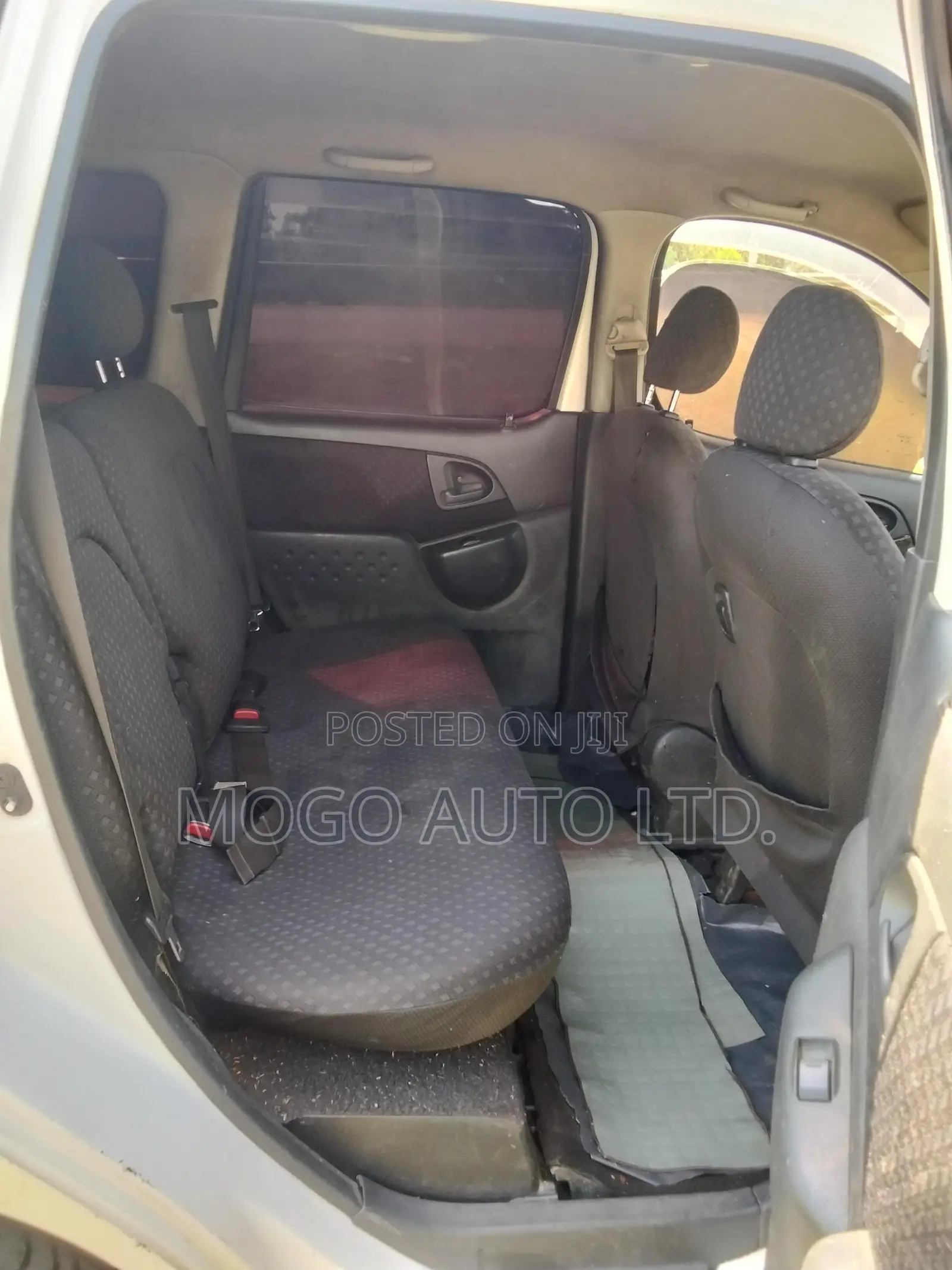 Toyota Fun Cargo 2004 White