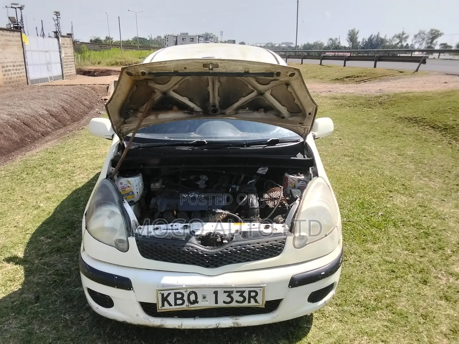 Toyota Fun Cargo 2004 White
