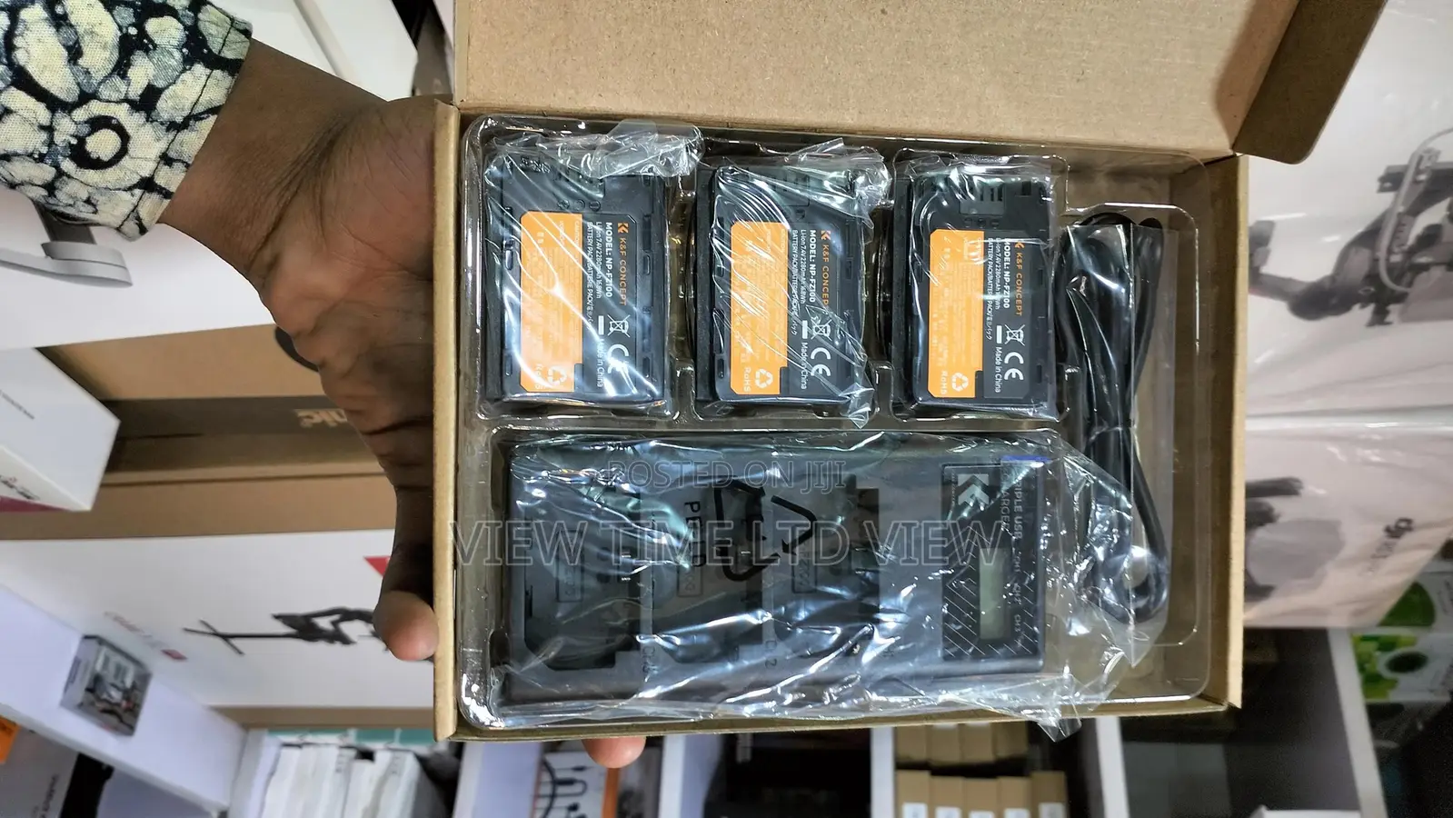 K F Sony Np Fz100 3 Batteries + K F Sony Three Slot Charger