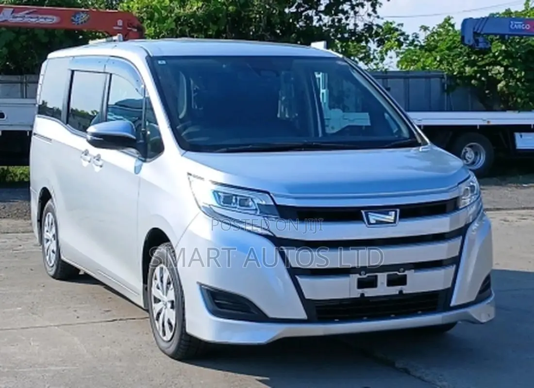 Toyota Noah 2020 Silver