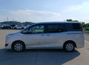 Toyota Noah 2020 Silver