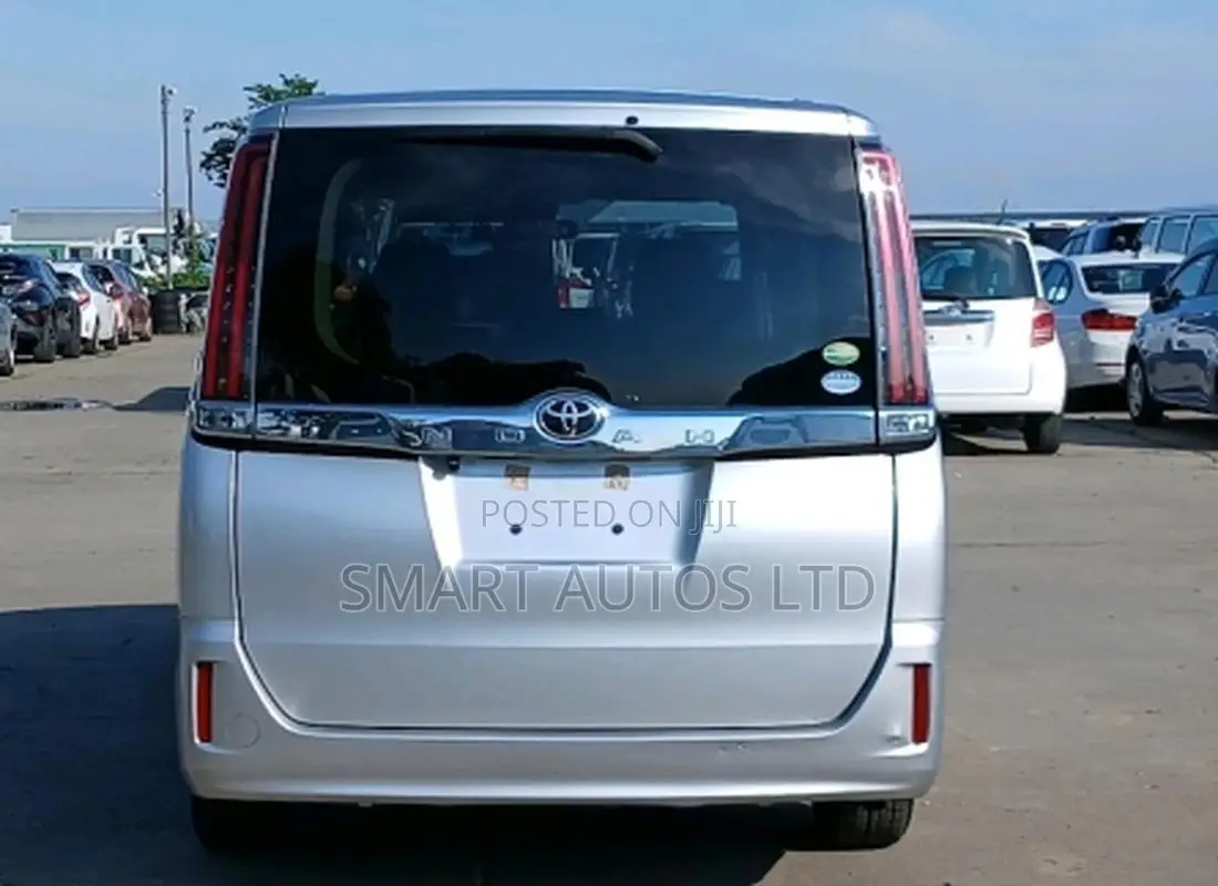 Toyota Noah 2020 Silver