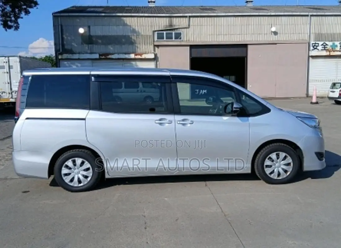 Toyota Noah 2020 Silver