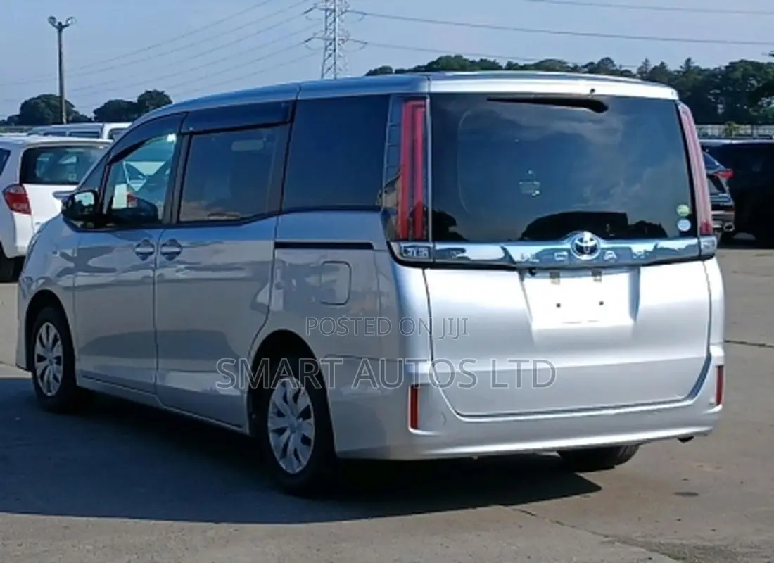 Toyota Noah 2020 Silver