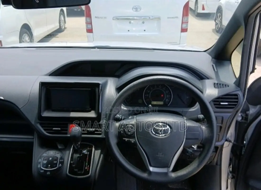 Toyota Noah 2020 Silver