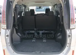 Toyota Noah 2020 Silver