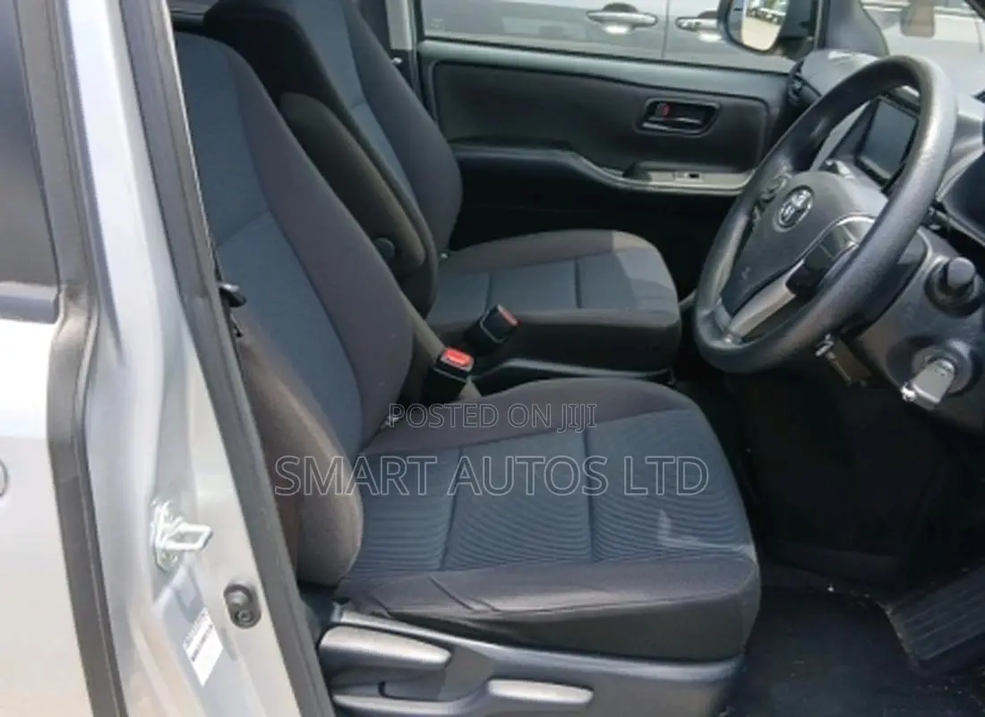 Toyota Noah 2020 Silver