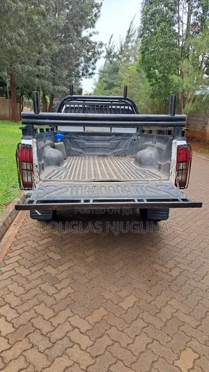 Isuzu D-MAX 2017 White