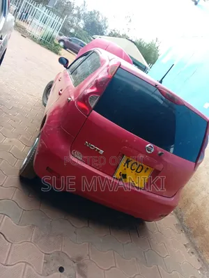 Nissan Note 2009 Red