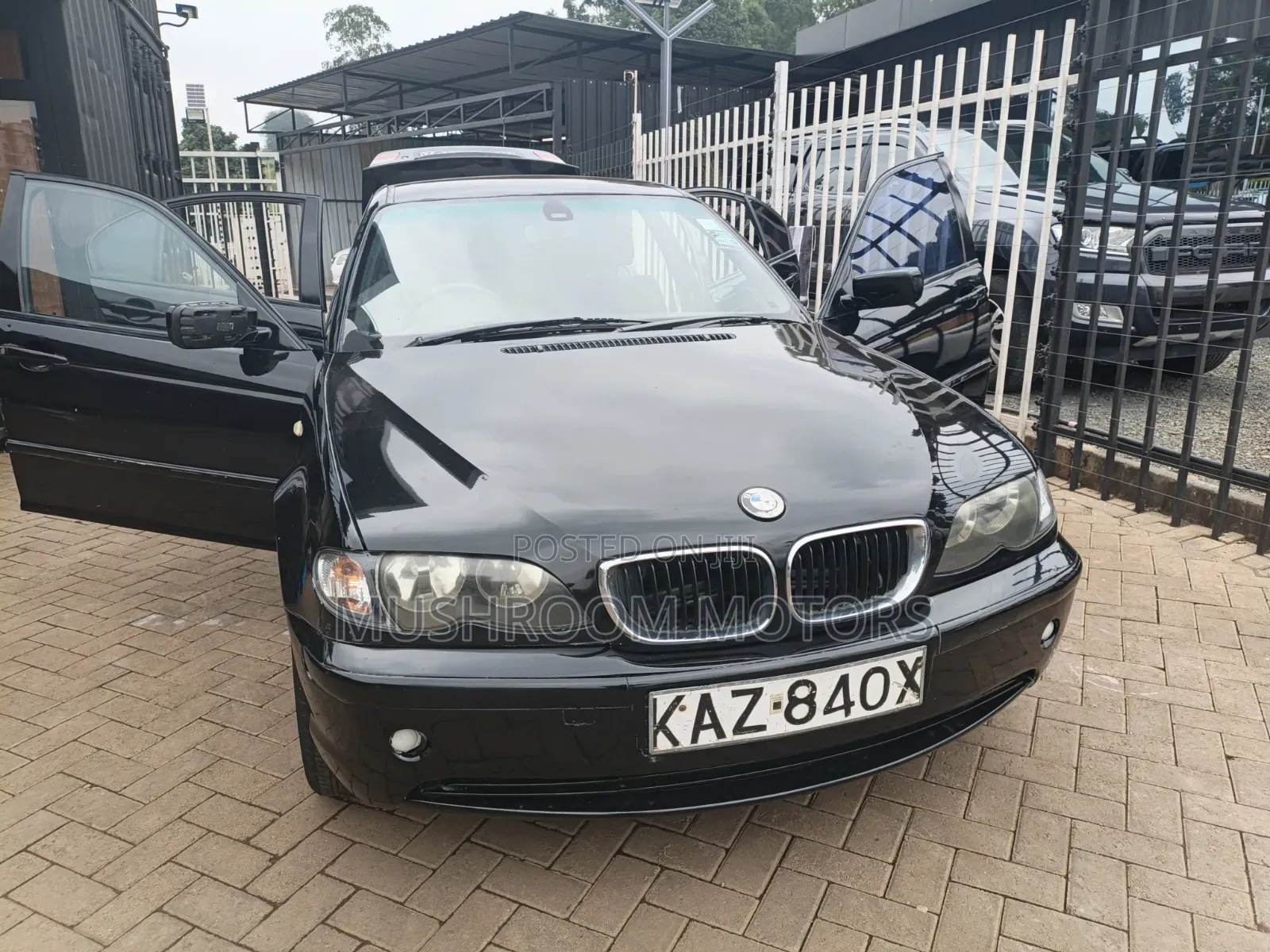 BMW 318i 2003 Black