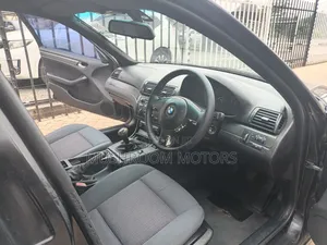 BMW 318i 2003 Black