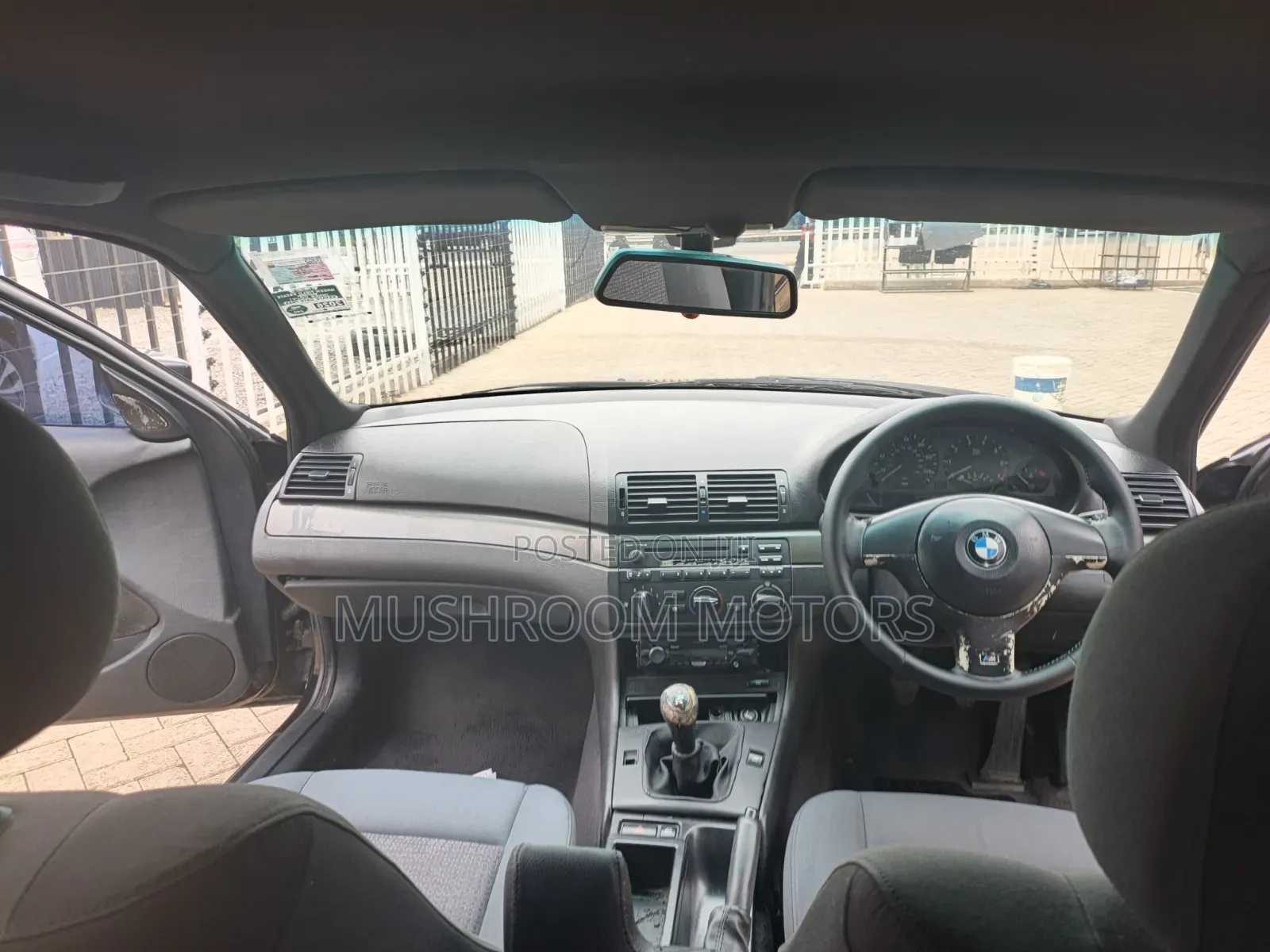BMW 318i 2003 Black