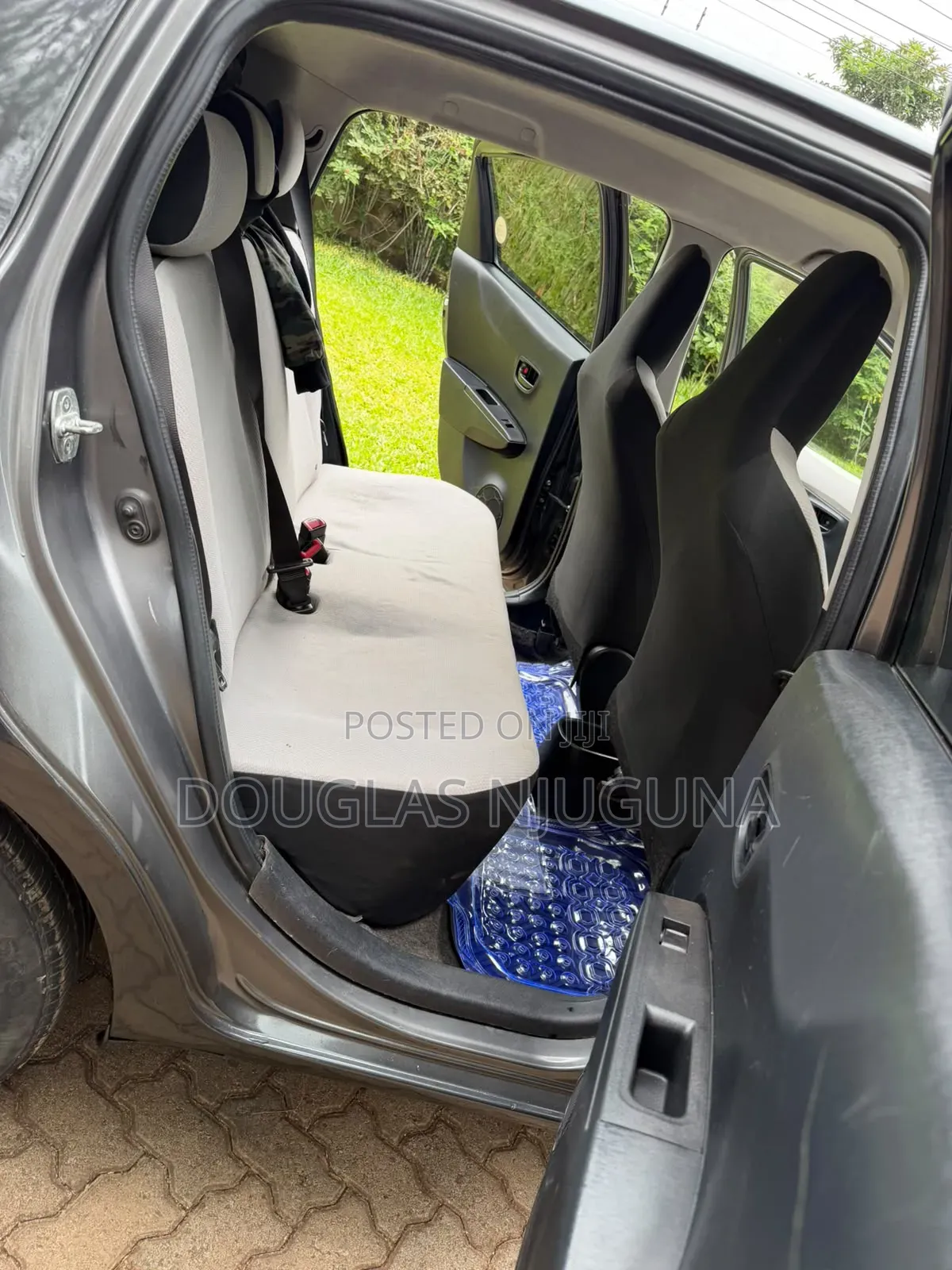 Toyota Vitz 2012 Black
