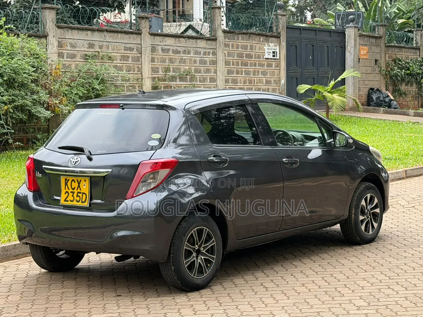 Toyota Vitz 2012 Black