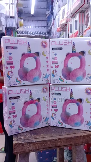 Beautiful And Comfy Plush Headphones ( Wireless Bluetooth)