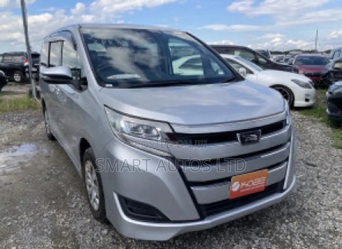 Toyota Noah 2019 Silver
