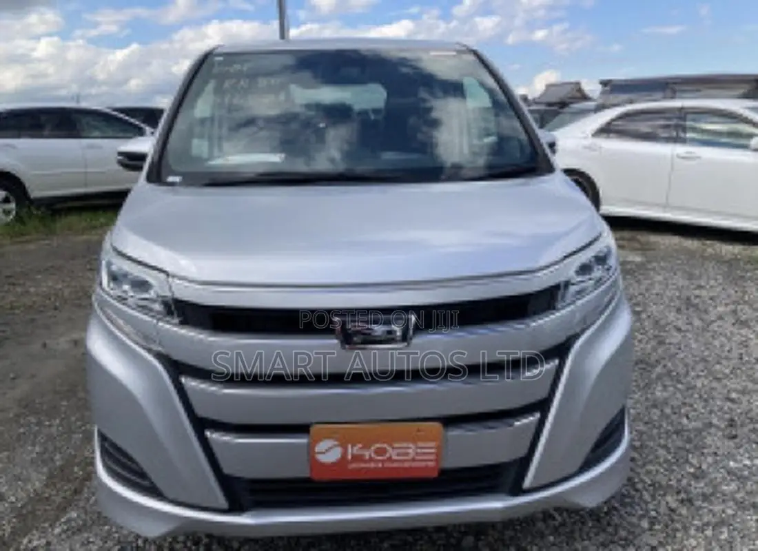 Toyota Noah 2019 Silver