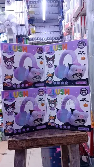 Beautiful And Comfy Plush Headphones ( Wireless Bluetooth)