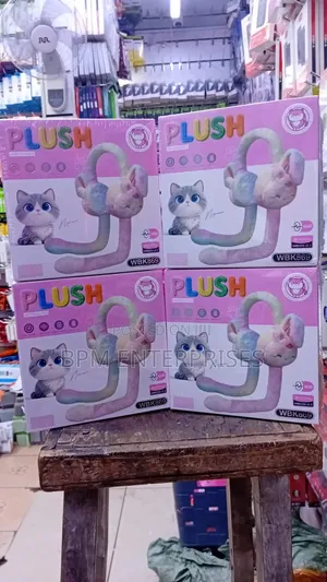Beautiful And Comfy Plush Headphones ( Wireless Bluetooth)