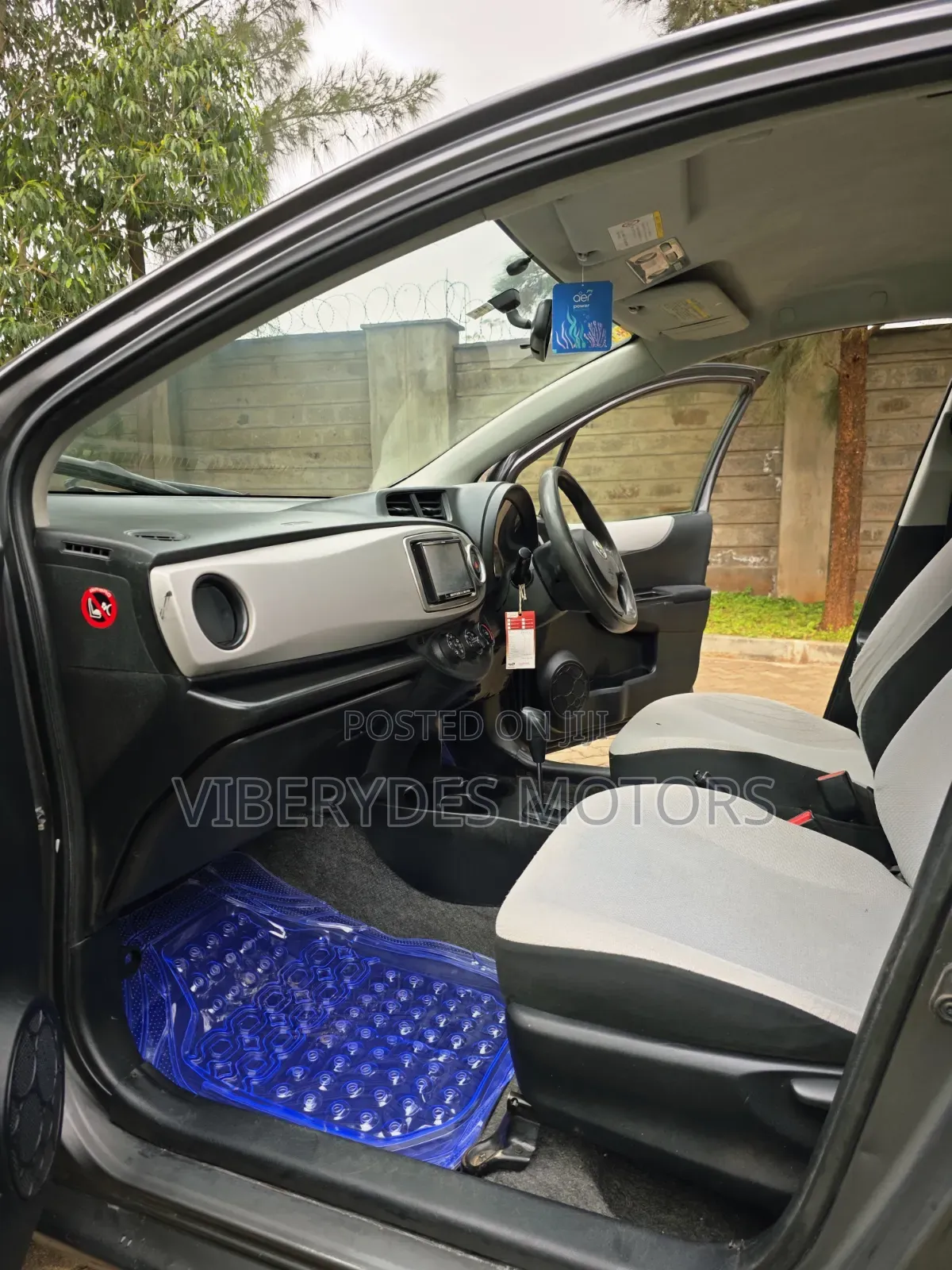 Toyota Vitz 2012 Gray