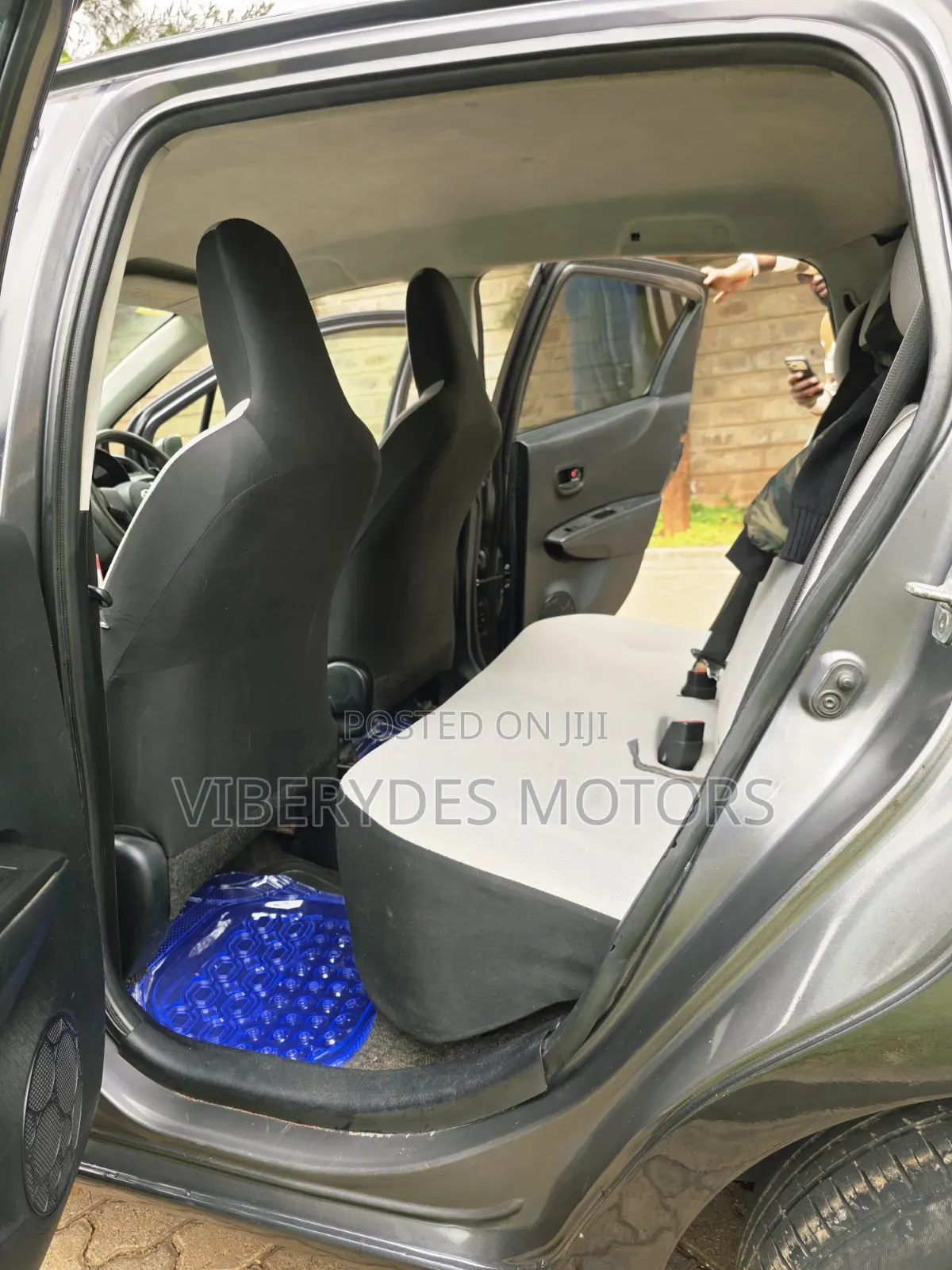 Toyota Vitz 2012 Gray