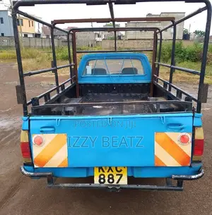 Isuzu KB 1990 Blue