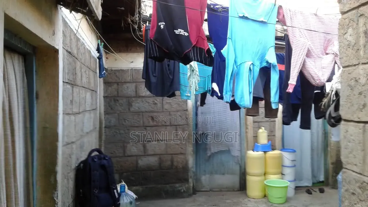 9bdrm House in Getathuru, Kariobangi North for sale