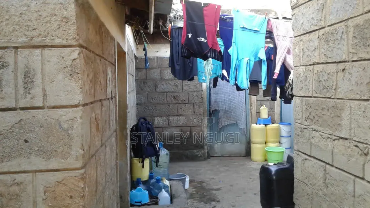 9bdrm House in Getathuru, Kariobangi North for sale