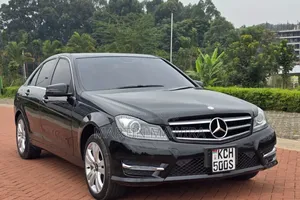 Mercedes-Benz C200 2010 Black