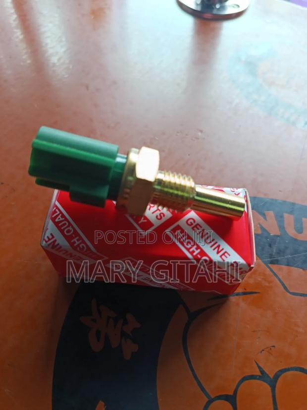 Universal Genuine Toyota Water Temperature Sensor,