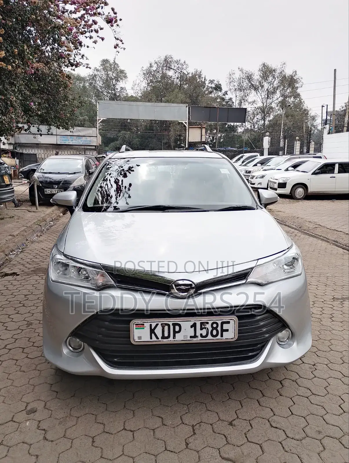 Toyota Corolla Fielder 2017 Silver