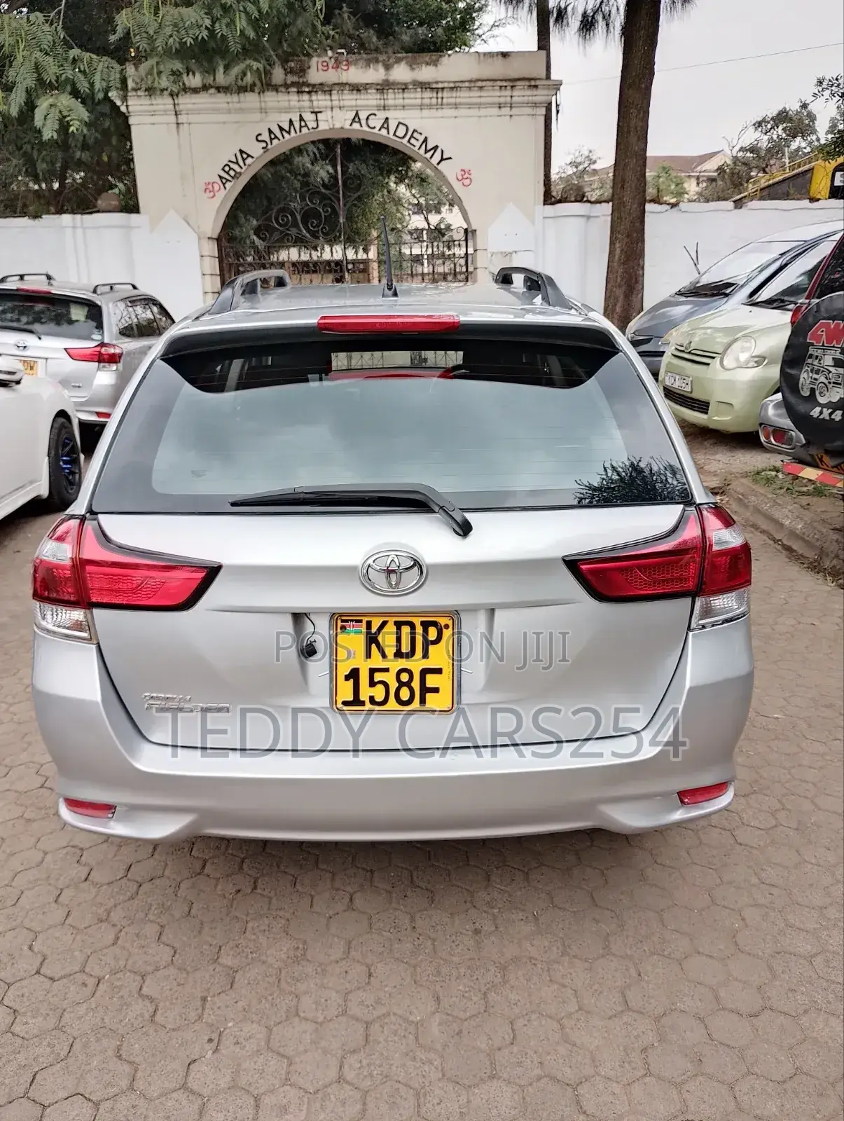 Toyota Corolla Fielder 2017 Silver