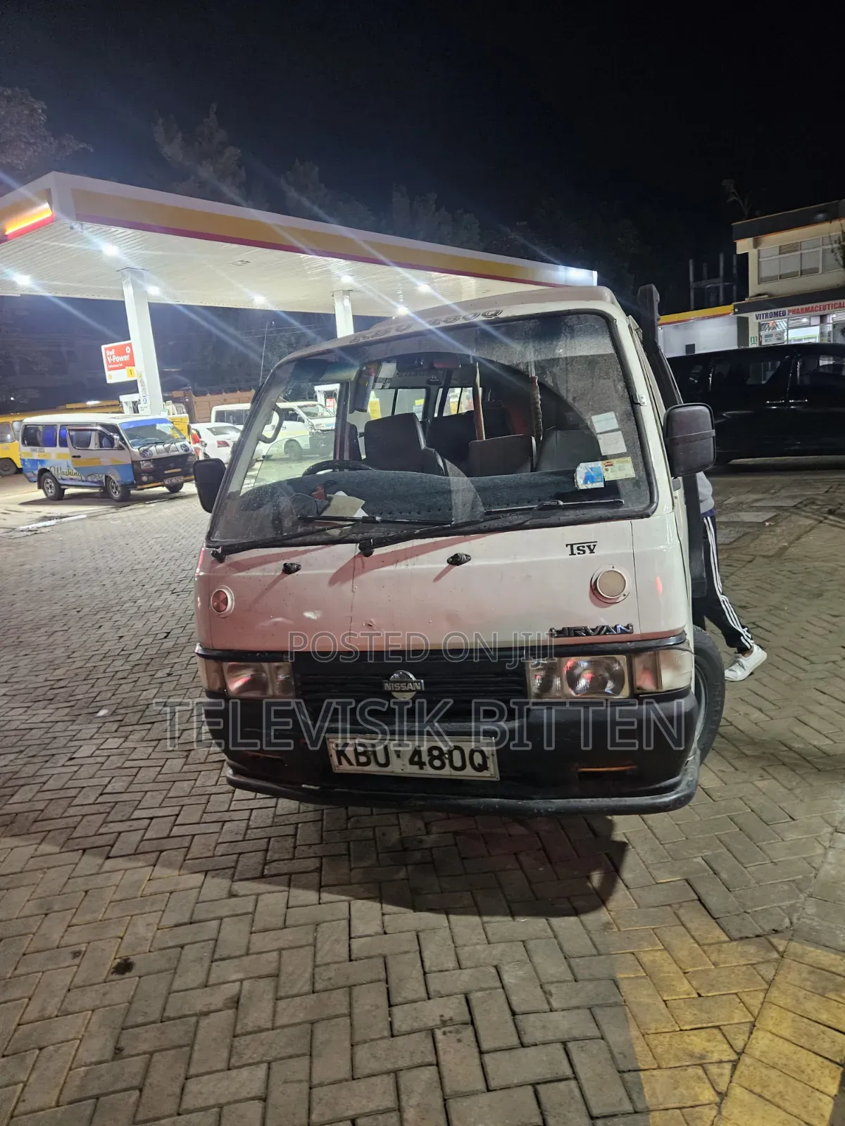 Nissan Caravan (Urvan) 2013 White