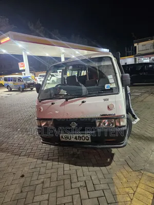 Nissan Caravan (Urvan) 2013 White