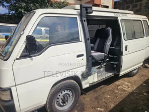 Nissan Caravan (Urvan) 2013 White