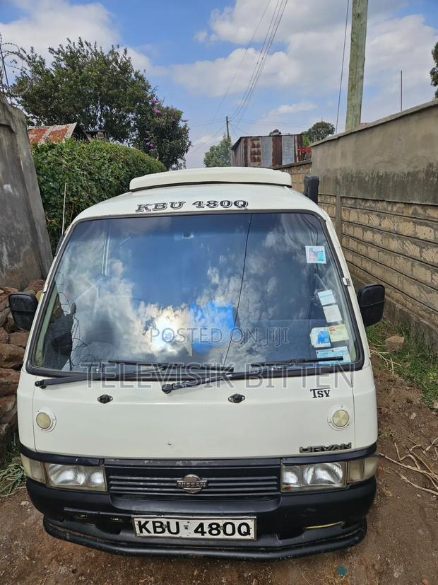 Nissan Caravan (Urvan) 2013 White - thumbnail 5