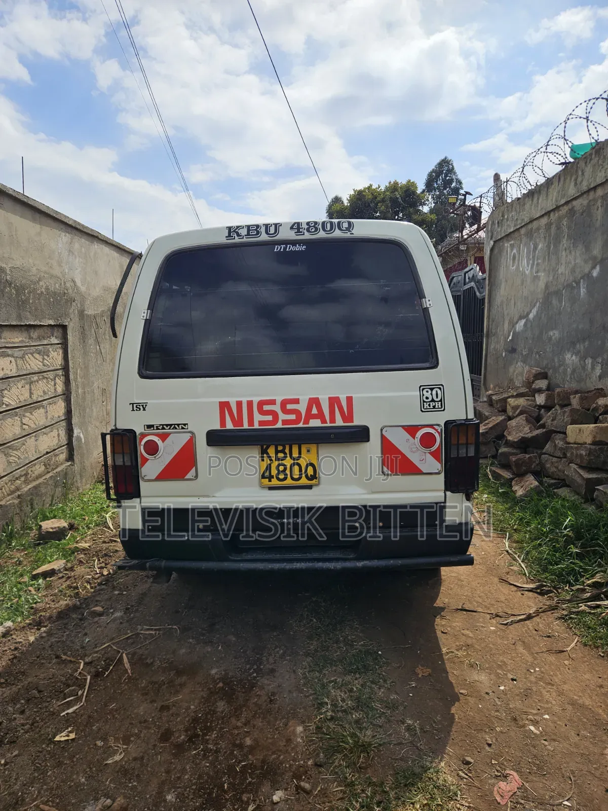 Nissan Caravan (Urvan) 2013 White