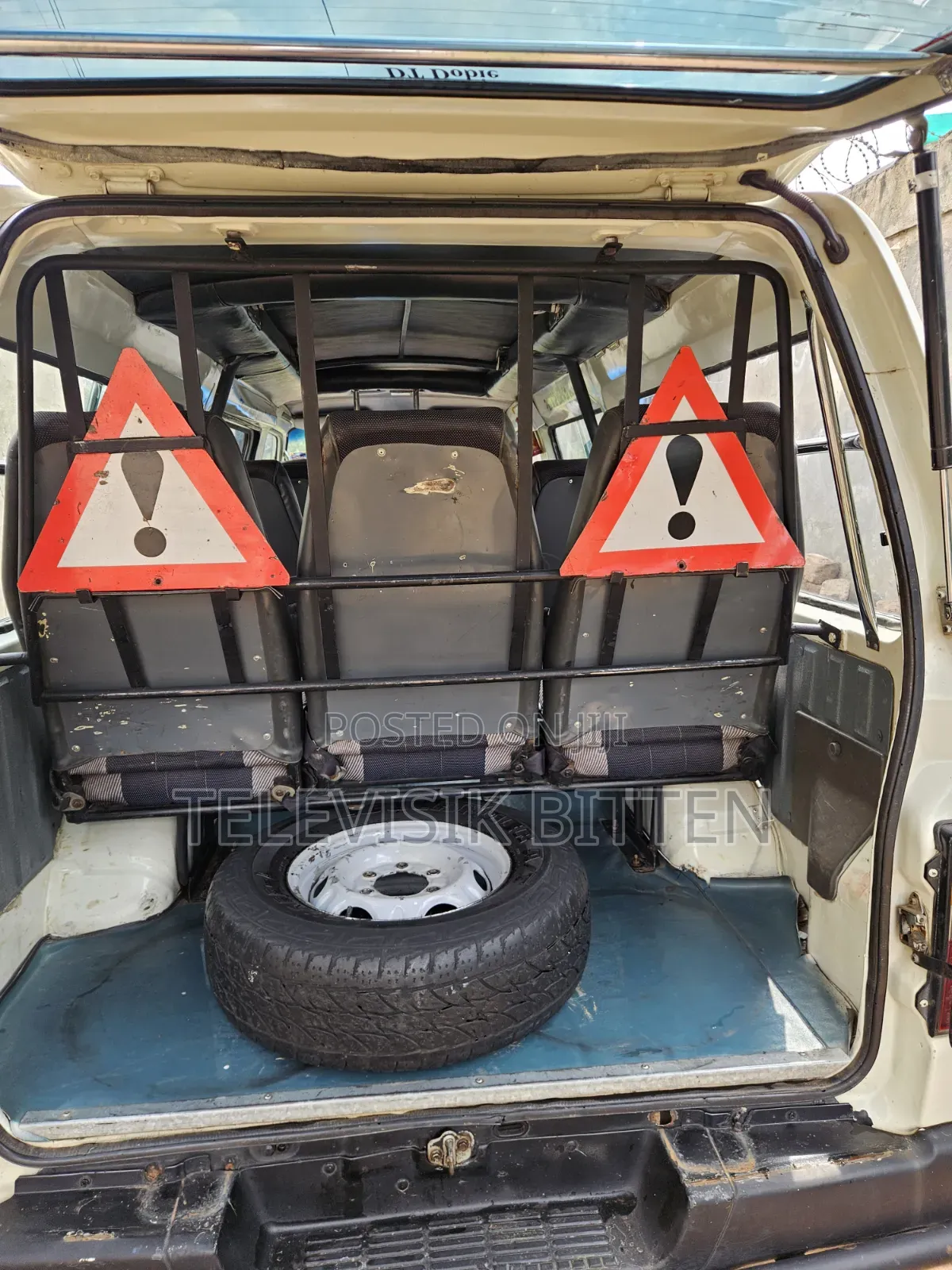 Nissan Caravan (Urvan) 2013 White