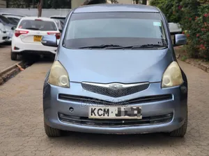 Toyota Ractis 2010 Blue