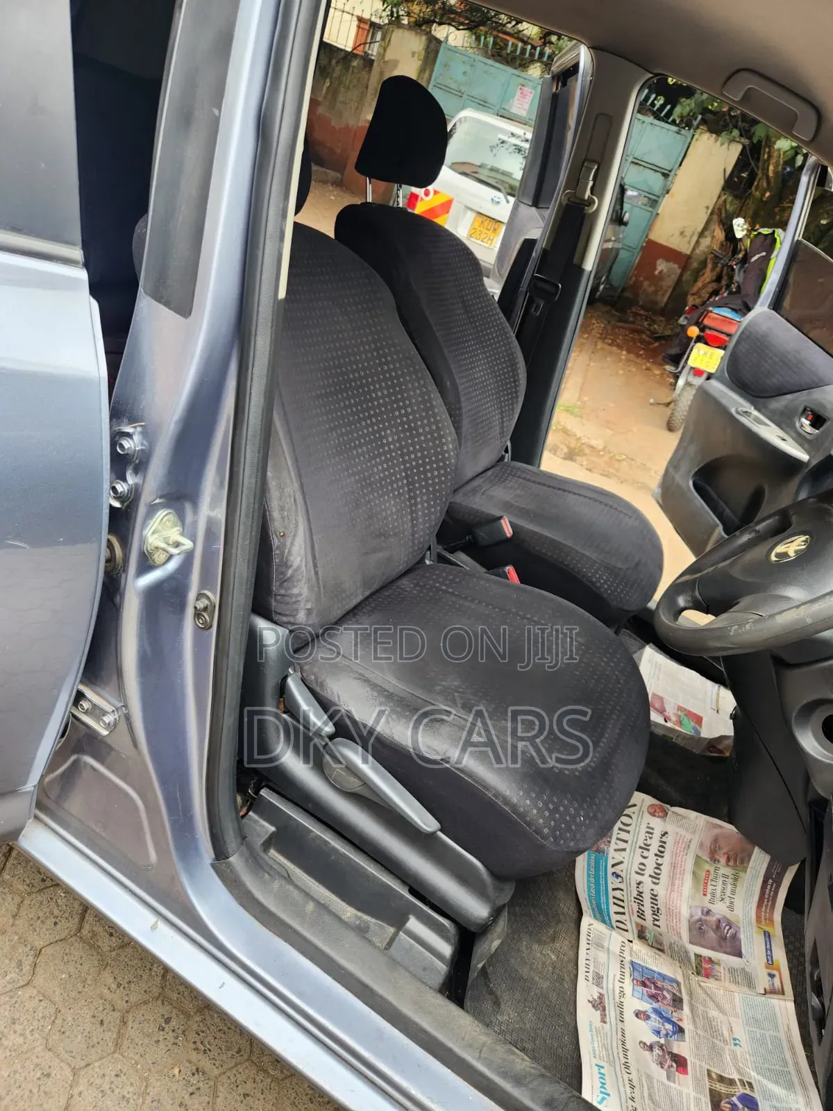 Toyota Ractis 2010 Blue