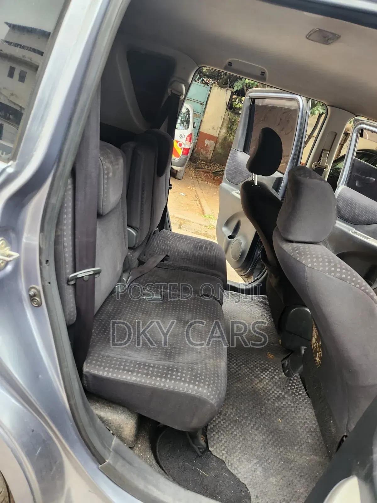 Toyota Ractis 2010 Blue