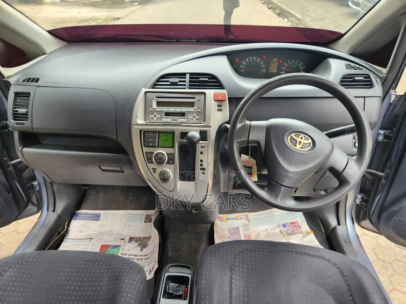 Toyota Ractis 2010 Blue