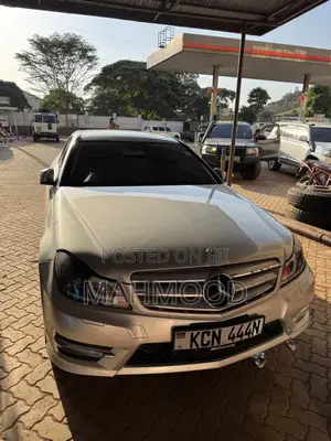 Mercedes-Benz C180 2012 Gray
