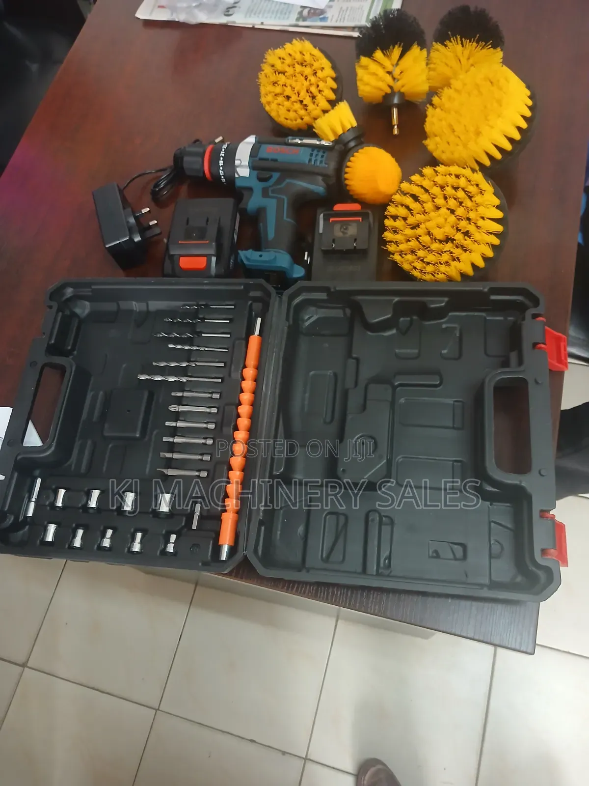 Bosch Cordless Electric Cleaning Brush Kit –