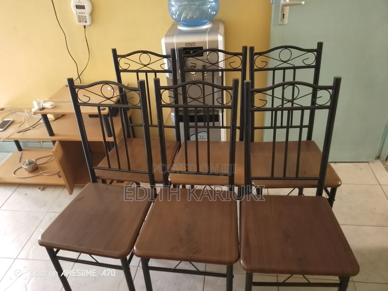 Selling Dining Table
