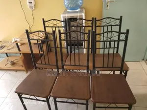 Selling Dining Table